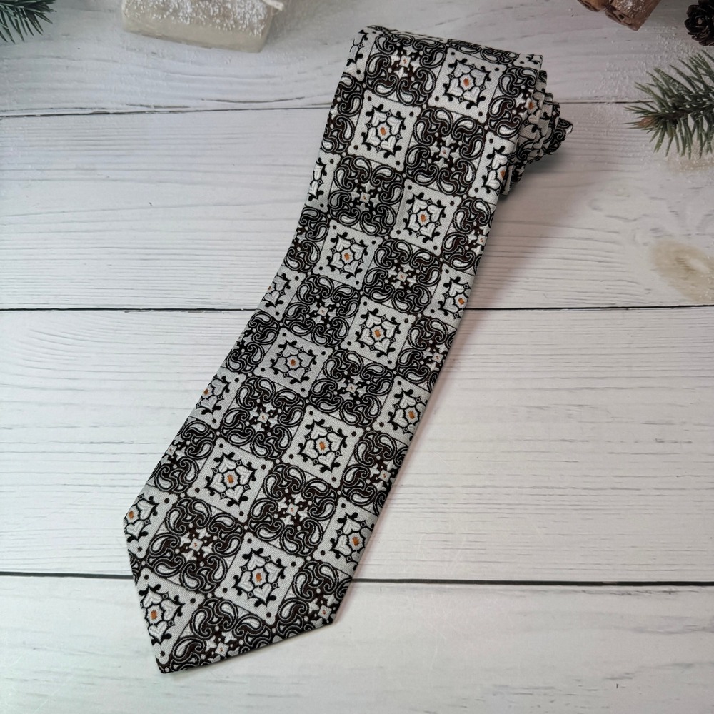 VTG Count Barini Necktie Mens White Paisley Medallion 70s Retro Eclectic Grandpa